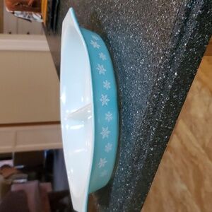 vintage pyrex 1 1/2 quart divided oval dish, NO LID